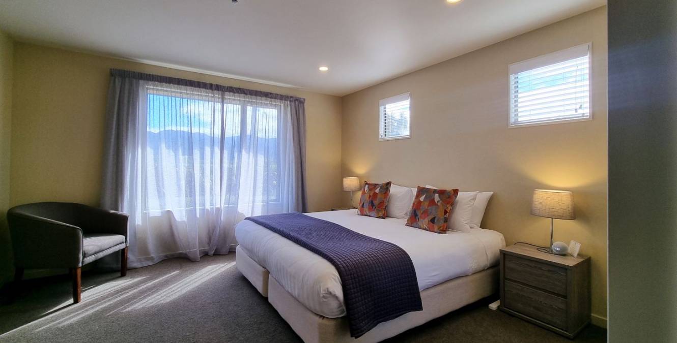 Three Bedroom Lodge Master Bedroom with Ensuite